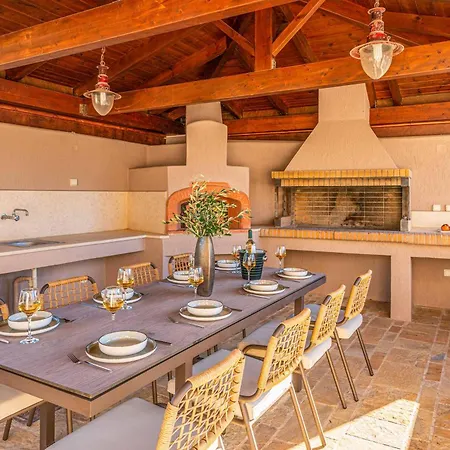 Villa Classic Atsoupades